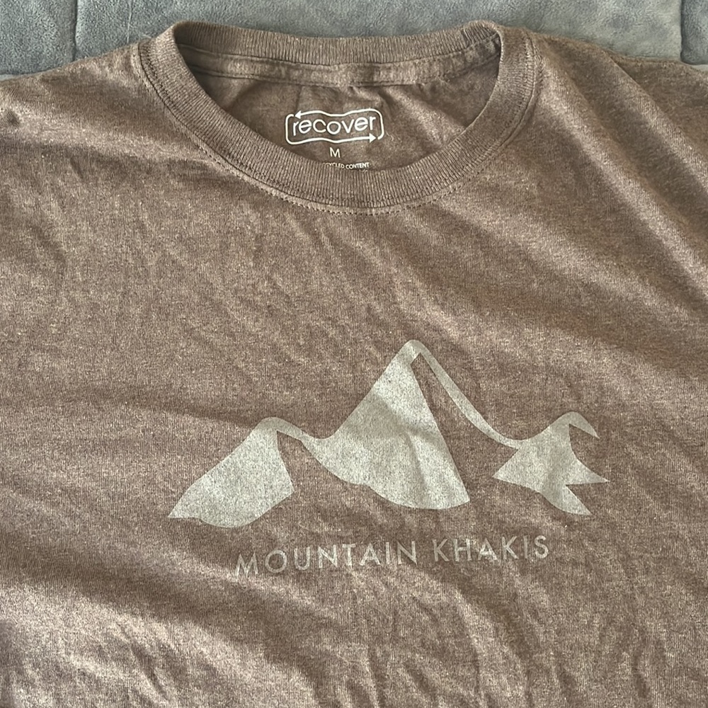 Mens mountain khakis Tshirt - Picture 2 of 2